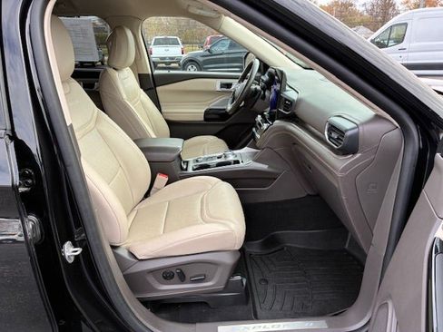 Used 2021 Ford Explorer Platinum w/ Equipment Group 601A AWD/4WD image 15