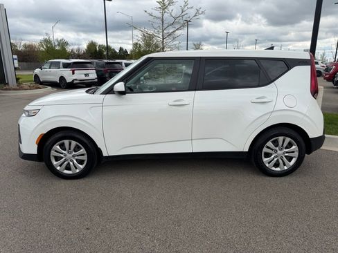 Used 2020 Kia Soul LX FWD image 3