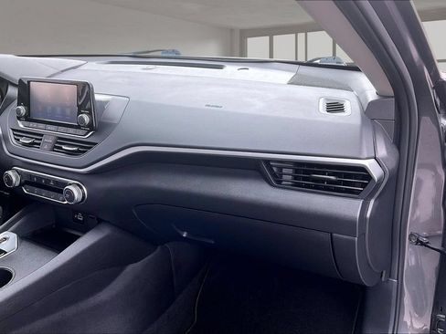 Used 2024 Nissan Altima 2.5 S FWD image 24