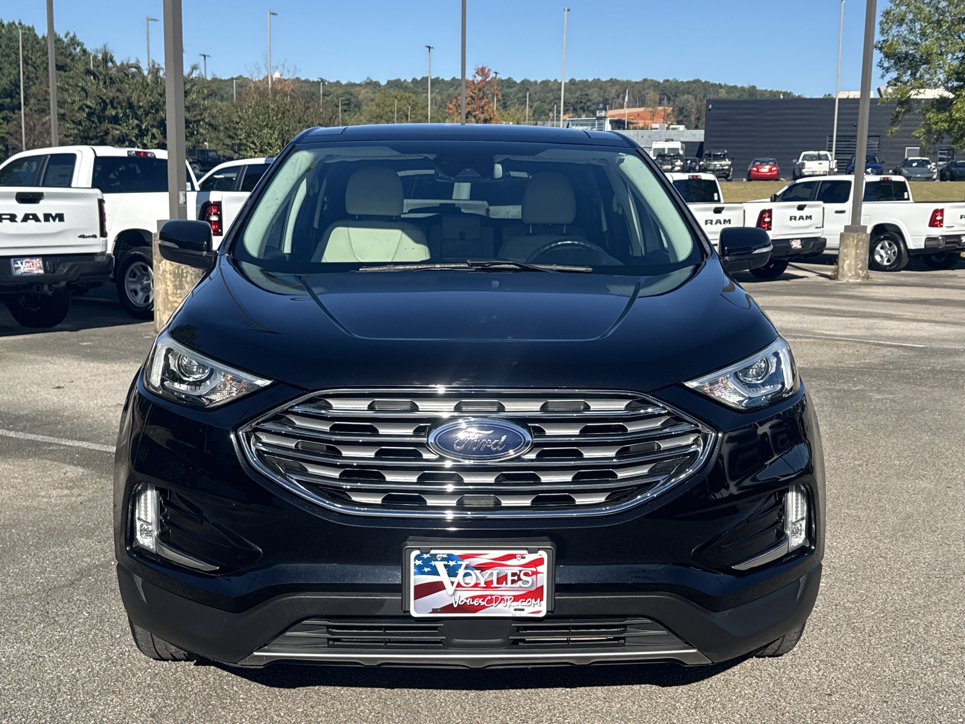 Used 2019 Ford Edge Titanium FWD image 2