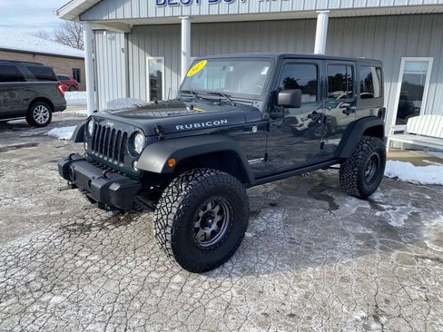Used 2017 Jeep Wrangler Unlimited Rubicon w/ Cold Weather Group AWD/4WD image 2