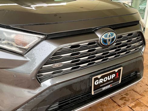 Used 2020 Toyota RAV4 Limited w/ Limited Grade Weather Package AWD/4WD image 28