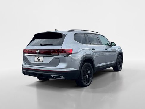 Used 2024 Volkswagen Atlas SE w/ Black Wheel Package AWD/4WD image 4