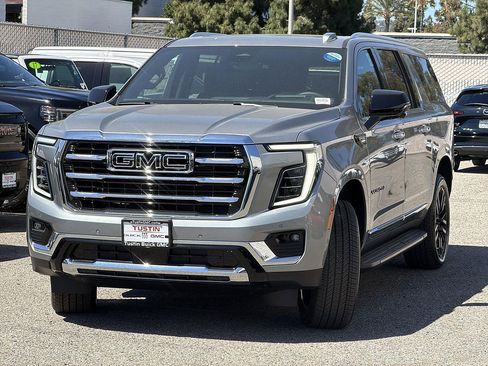 New 2026 GMC Yukon XL Elevation w/ Elevation Premium Package RWD image 3