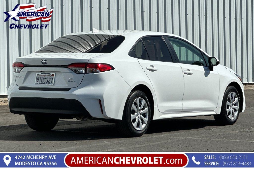 Used 2025 Toyota Corolla LE FWD image 4