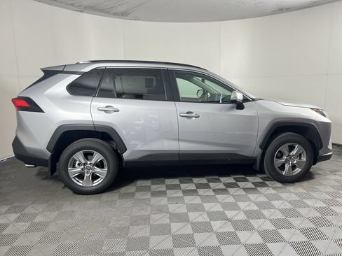 Used 2024 Toyota RAV4 XLE w/ Convenience Package FWD image 4