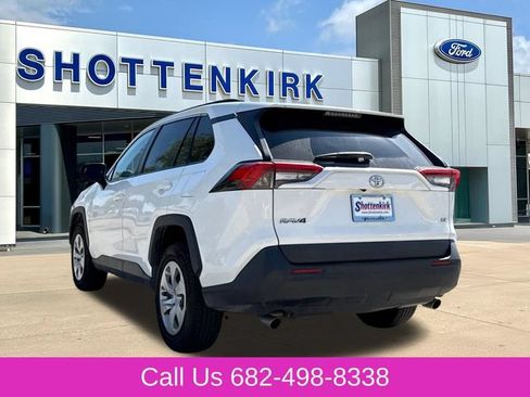 Used 2019 Toyota RAV4 LE FWD image 4