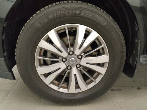Used 2019 Nissan Pathfinder SL AWD/4WD image 31