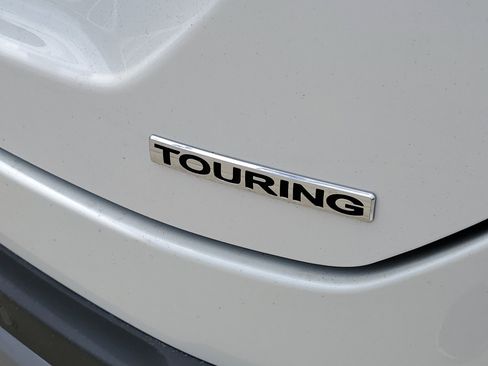 New 2025 Honda Pilot Touring image 7