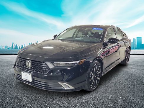 Used 2026 Honda Accord Touring image 2