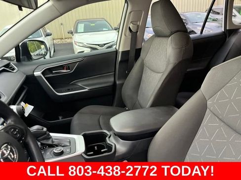 Used 2025 Toyota RAV4 XLE AWD/4WD image 9