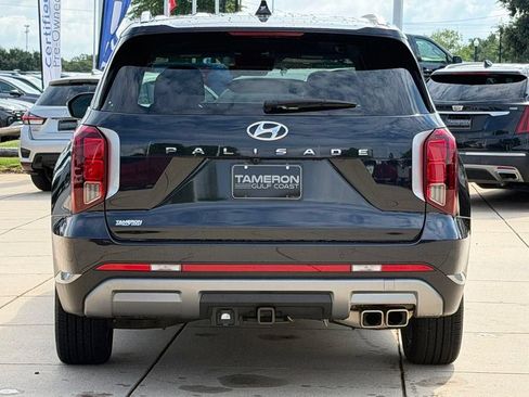 Used 2024 Hyundai Palisade SEL w/ Premium Package FWD image 3