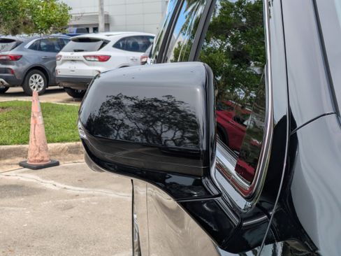 Used 2026 Cadillac Escalade Platinum Luxury w/ LPO, Radiant Package AWD/4WD image 10
