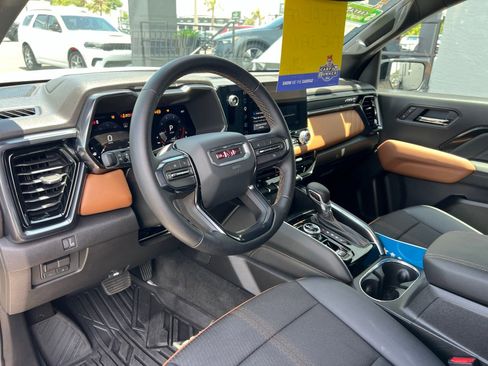 Used 2026 GMC Canyon AT4 AWD/4WD image 27