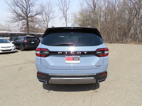 New 2026 Honda Pilot Touring image 5