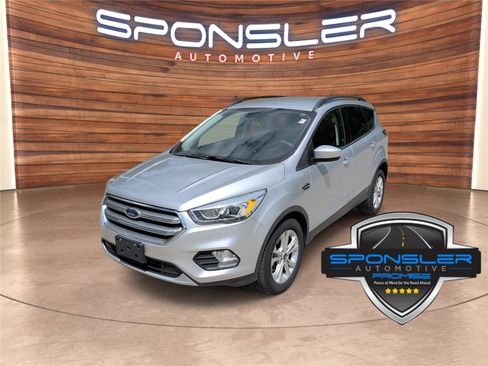 Used 2017 Ford Escape SE w/ Equipment Group 201A FWD image 1