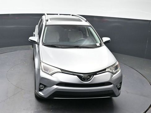 Used 2018 Toyota RAV4 XLE AWD/4WD image 26