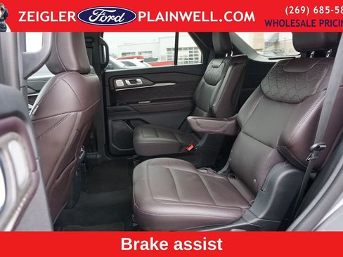 Used 2025 Ford Explorer Platinum w/ LUX Leather Package AWD/4WD image 12