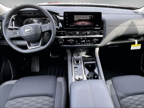 New 2026 Nissan Pathfinder SV image 5