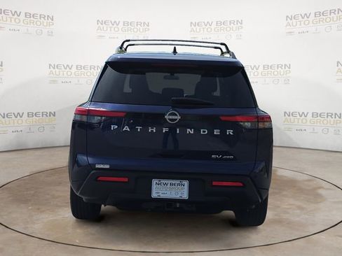 Used 2022 Nissan Pathfinder SV AWD/4WD image 4
