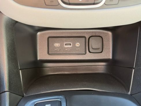Used 2020 Chevrolet Equinox LS w/ LS Convenience Package AWD/4WD image 17