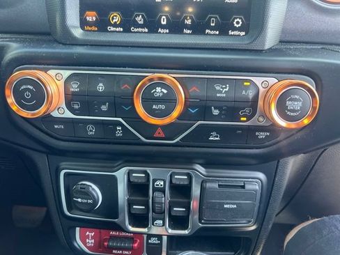 Used 2023 Jeep Gladiator Mojave w/ Cold Weather Group AWD/4WD image 14