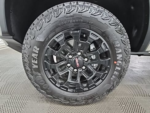 New 2026 GMC Canyon Elevation w/ Convenience Package RWD image 45