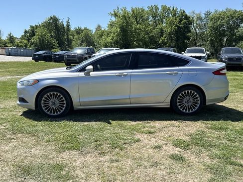 Used 2016 Ford Fusion Titanium FWD image 3
