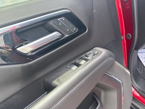 Used 2025 Chevrolet Tahoe LT AWD/4WD image 14