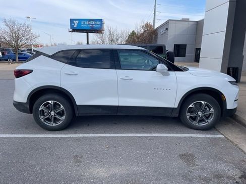 Used 2025 Chevrolet Blazer LT image 7