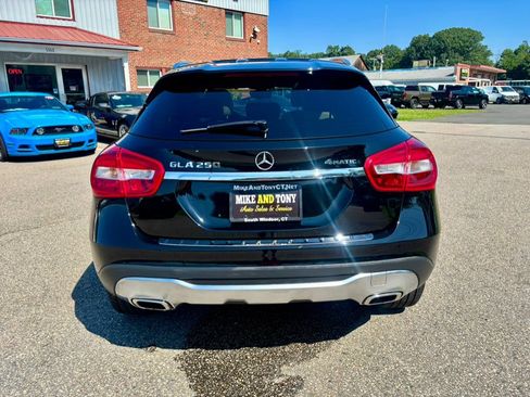 Used 2018 Mercedes-Benz GLA 250 4MATIC image 7