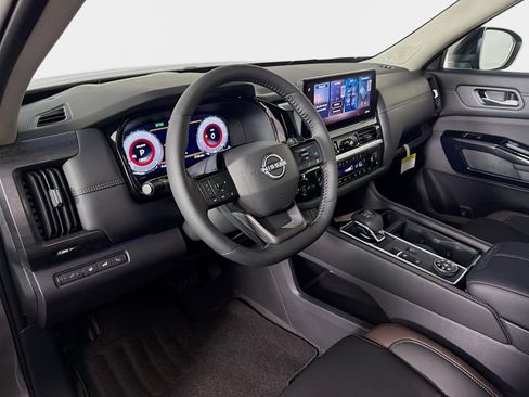 New 2026 Nissan Pathfinder Platinum AWD/4WD image 9