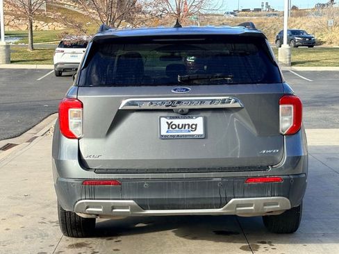 Used 2024 Ford Explorer XLT w/ Equipment Group 202A image 9