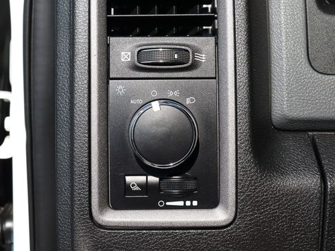 Used 2018 RAM 1500 Tradesman w/ Power & Remote Entry Group image 17