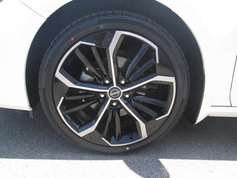 Used 2024 Nissan Altima 2.5 SR w/ SR Premium Package image 9