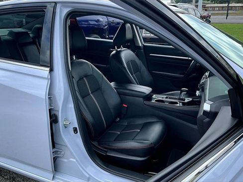 Certified 2024 Nissan Altima 2.5 SR image 27