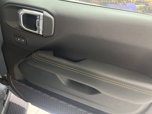 New 2025 Jeep Gladiator Sport image 18