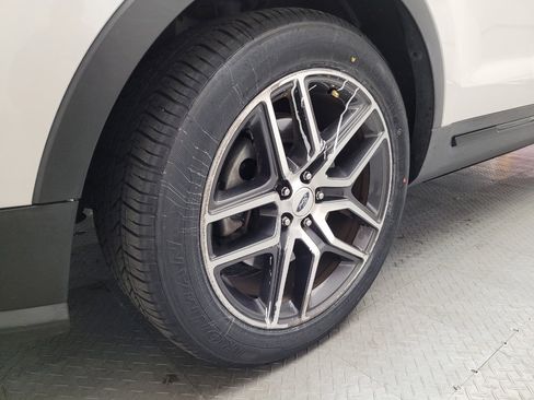 Used 2017 Ford Explorer Sport w/ Equipment Group 401A AWD/4WD image 31