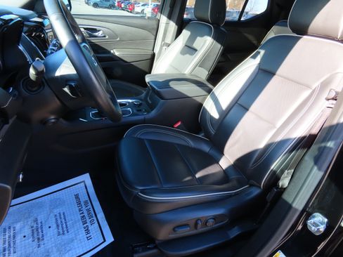 Used 2023 Chevrolet Traverse Premier w/ Redline Edition image 41