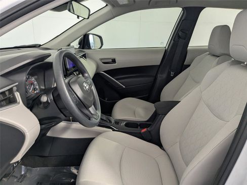 Used 2024 Toyota Corolla Cross L image 9