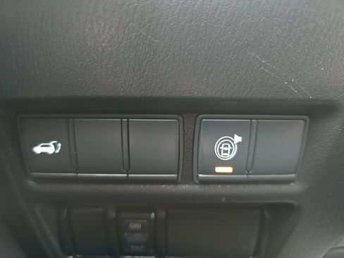 Used 2021 Nissan Armada SL w/ Captain's Chairs Package AWD/4WD image 10