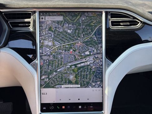 Used 2016 Tesla Model X 90D AWD/4WD image 10