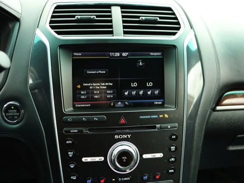 Used 2016 Ford Explorer Platinum AWD/4WD image 22