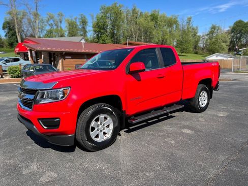 Used 2019 Chevrolet Colorado W/T w/ WT Convenience Package AWD/4WD image 1