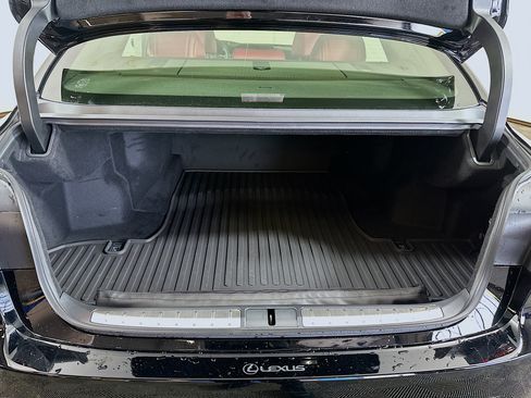 Used 2026 Lexus LS 500 AWD w/ Accessory Package (2T) image 25
