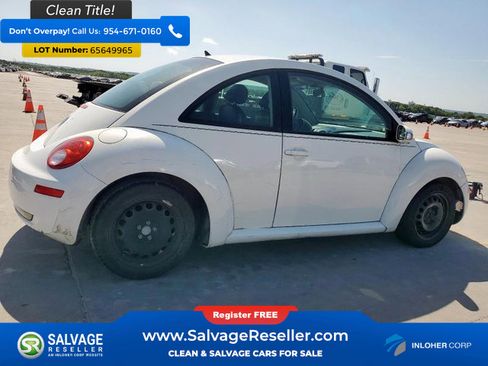 Used 2010 Volkswagen Beetle Coupe image 4