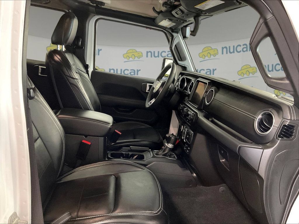Used 2023 Jeep Wrangler Unlimited Sahara AWD/4WD image 11