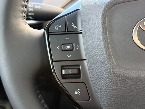 Used 2025 Toyota Prius Limited image 17