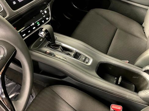 Used 2017 Honda HR-V EX image 17