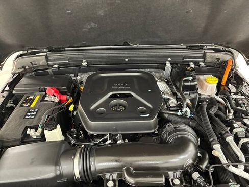 Used 2025 Jeep Wrangler Unlimited Sahara w/ Safety Group image 11